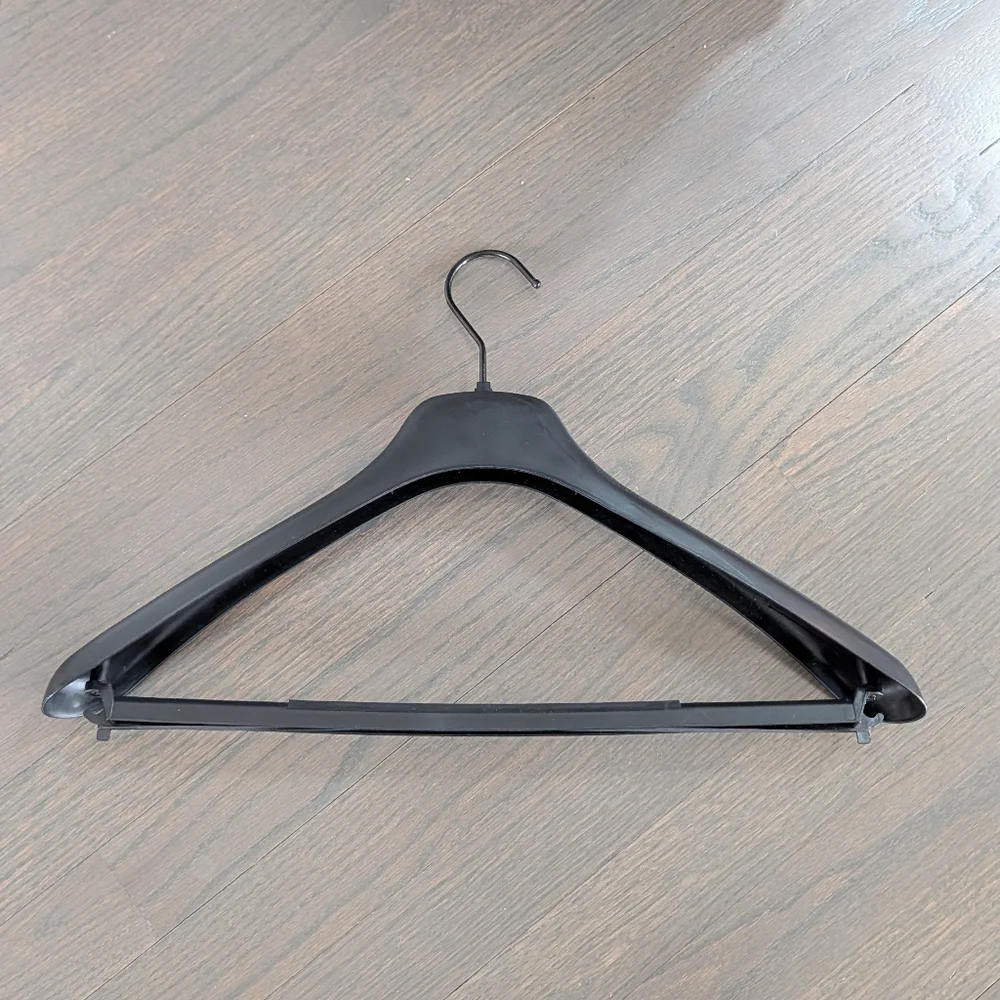 Michael Kors Suit Hanger - Black
